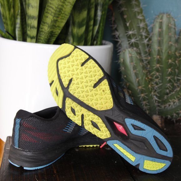 New Balance Lightweight Running Shoe - Picture 2 of 2
